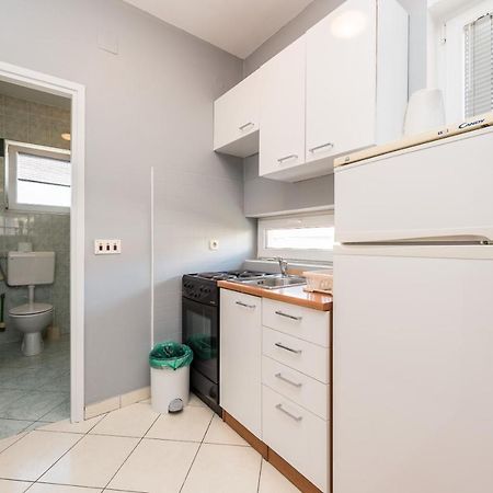 Apartments Danijela 1 Sukosan Bagian luar foto