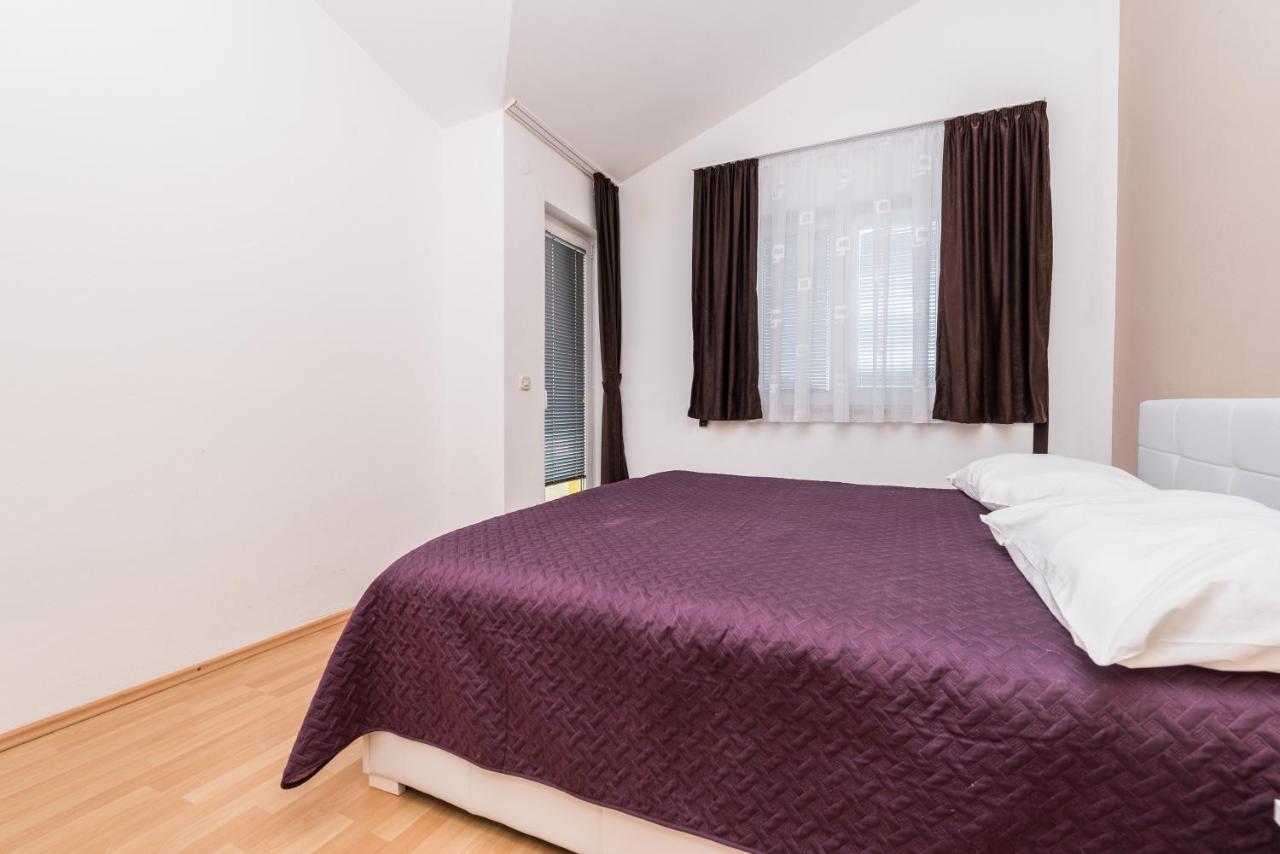 Apartments Danijela 1 Sukosan Bagian luar foto