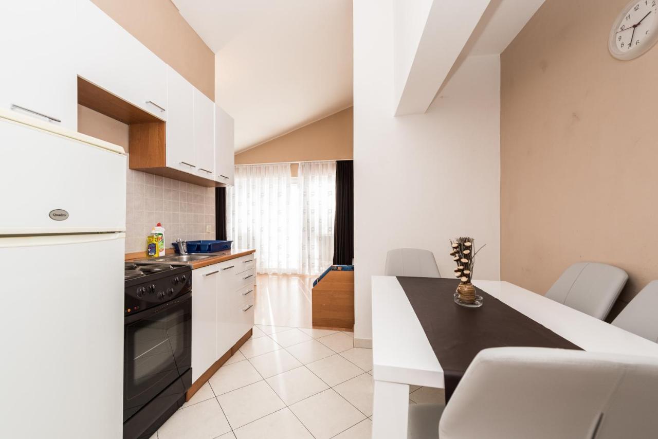 Apartments Danijela 1 Sukosan Bagian luar foto