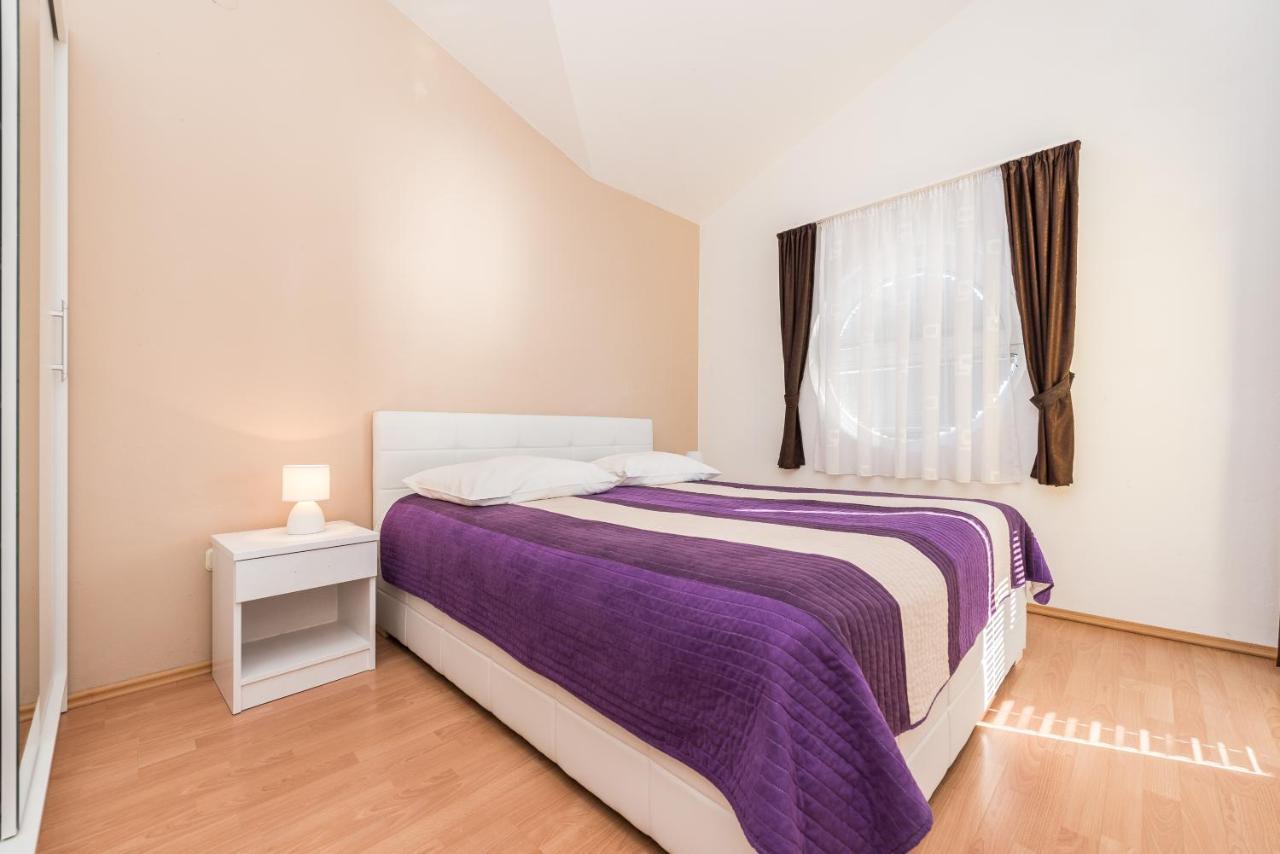 Apartments Danijela 1 Sukosan Bagian luar foto